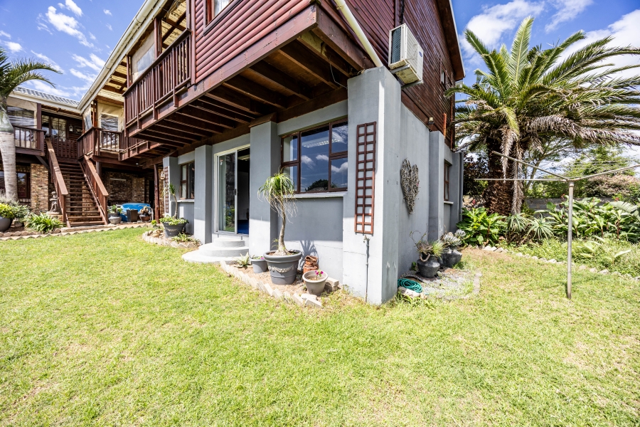 6 Bedroom Property for Sale in Kaysers Beach Eastern Cape